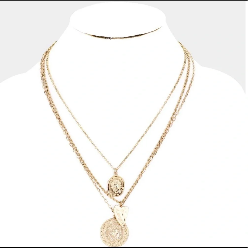 Lexy necklace